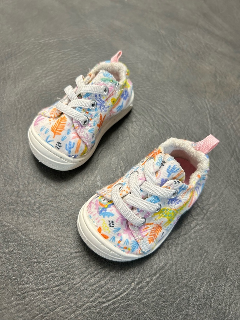 Super Cute Wonder Nation floral sneakers size 2